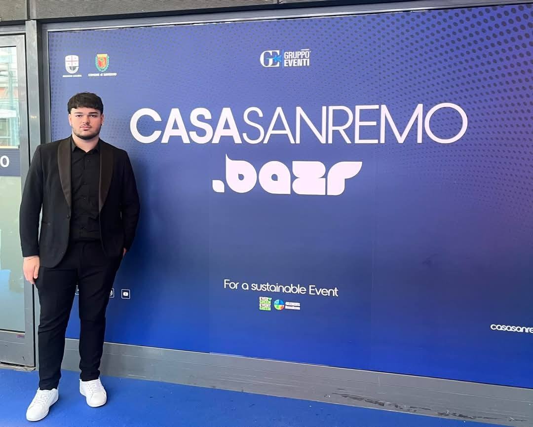 Polla, il giovane cantante Riccardo Cardiello a Casa Sanremo