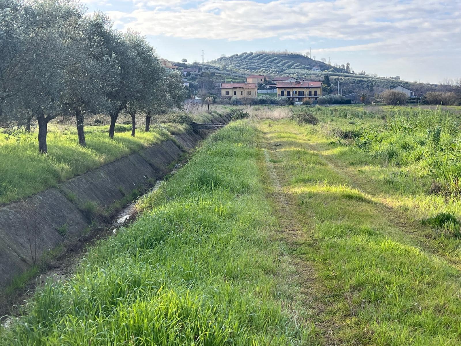 Castelnuovo Cilento, consegnati i lavori per la strada d’uscita del plesso scolastico di Velina