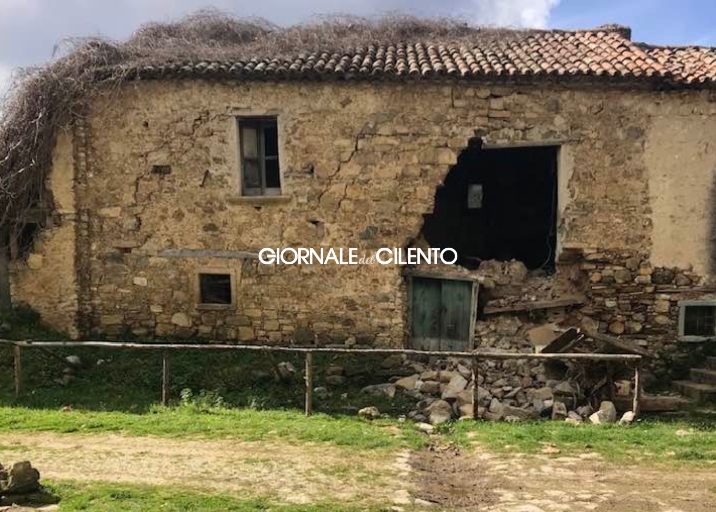 Roscigno Vecchia «cade a pezzi»: l’allarme della Pro Loco per il futuro del paese fantasma