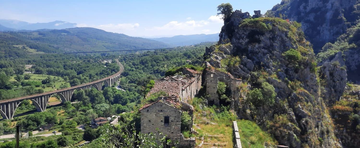 Centola, al via i lavori per la messa in sicurezza del costone roccioso di San Severino