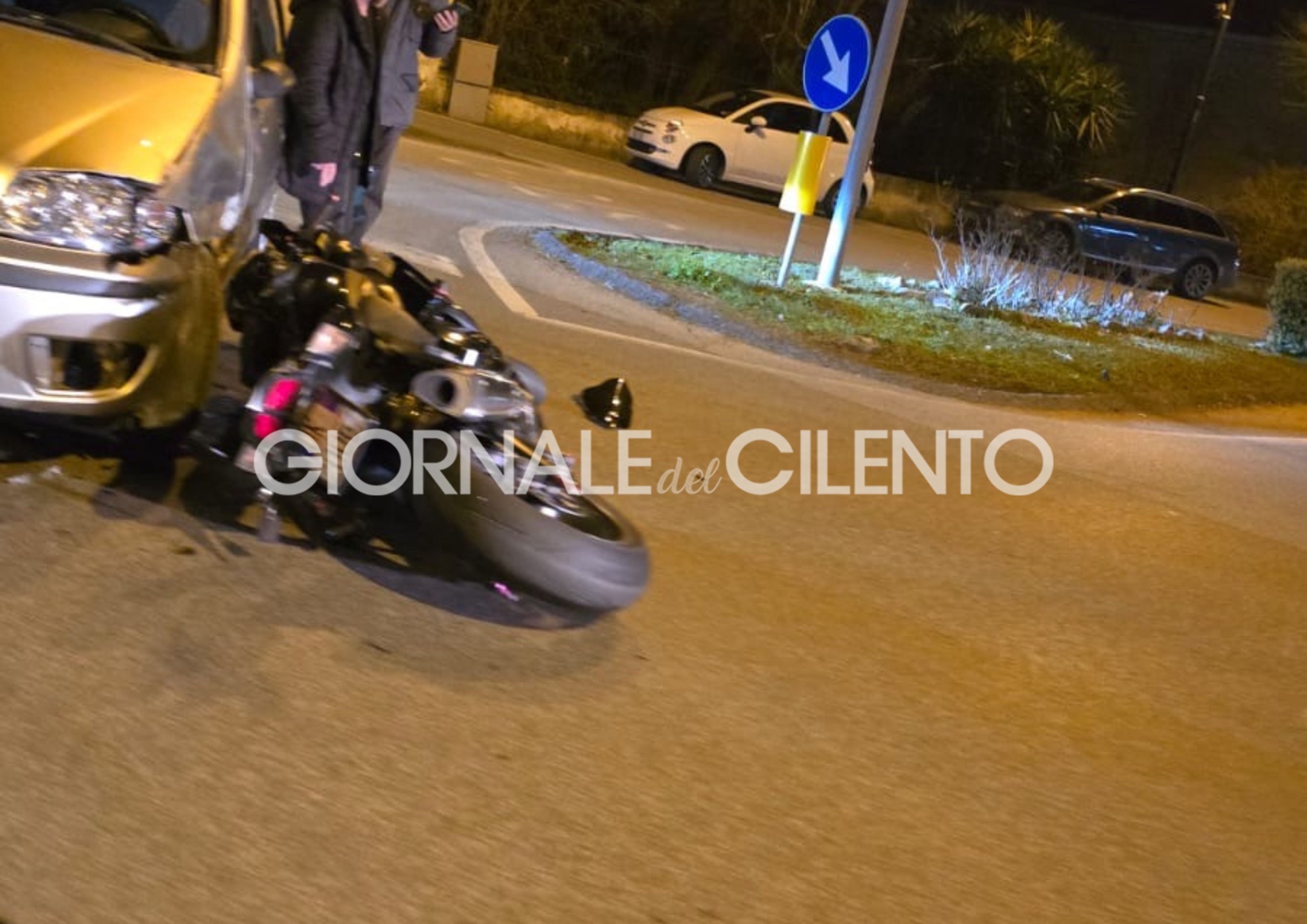 Incidente a Sapri tra auto e moto, ferito centauro