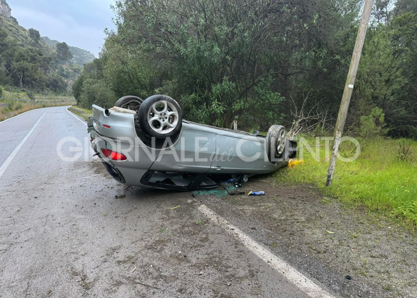 Marina di Camerota, incidente all’alba sulla strada della pineta: nessun ferito grave