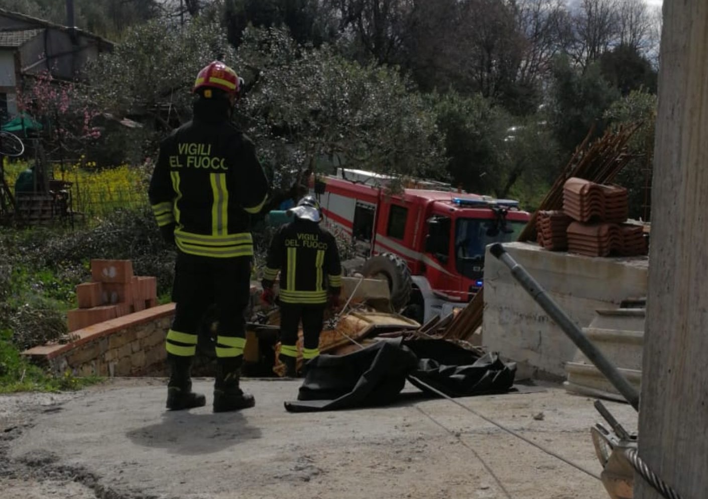 Gioi Cilento, il mezzo si ribalta: l’operaio muore schiacciato