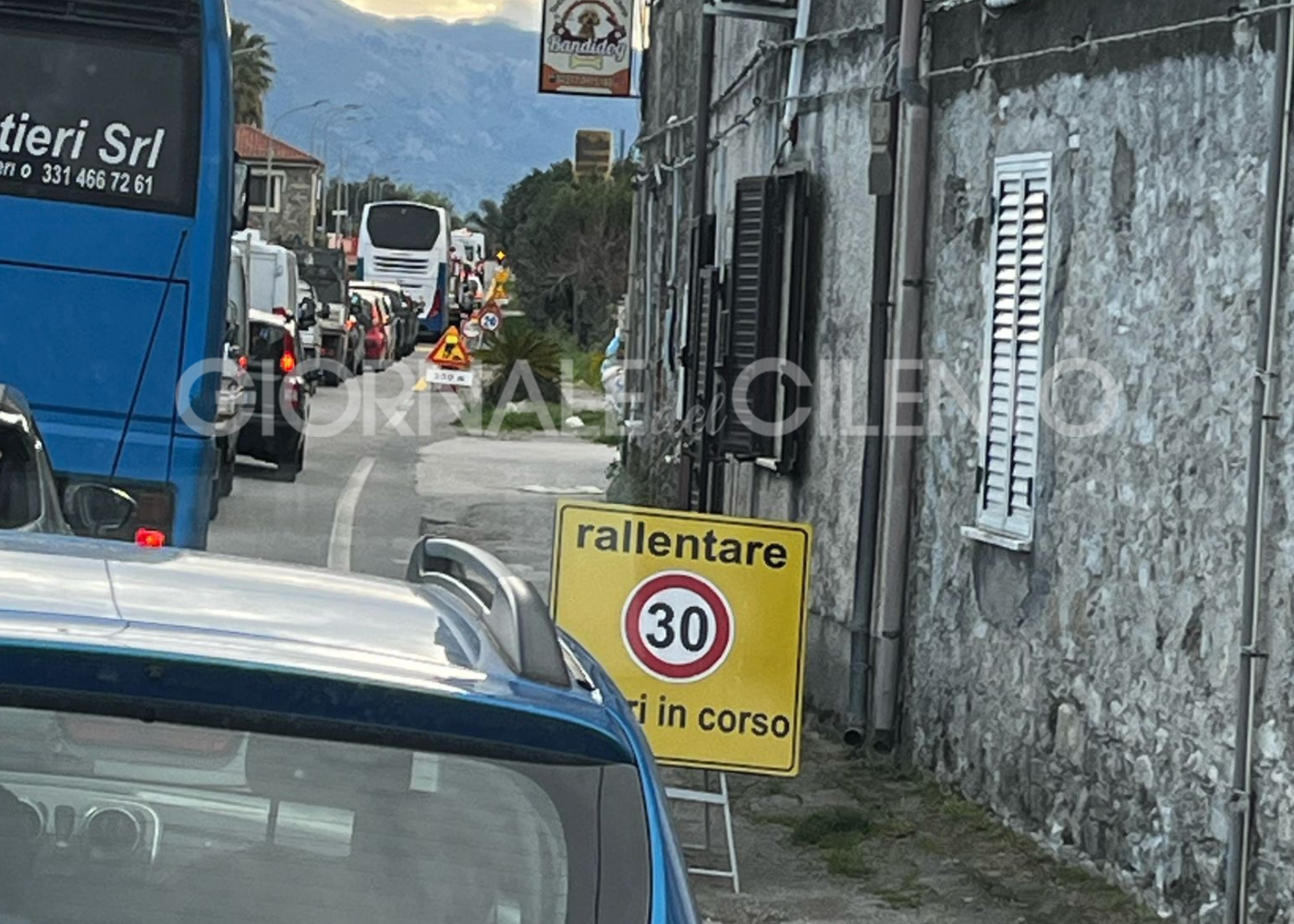 Caos e disagi tra Capitello e Policastro Bussentino: lunghe code e rallentamenti