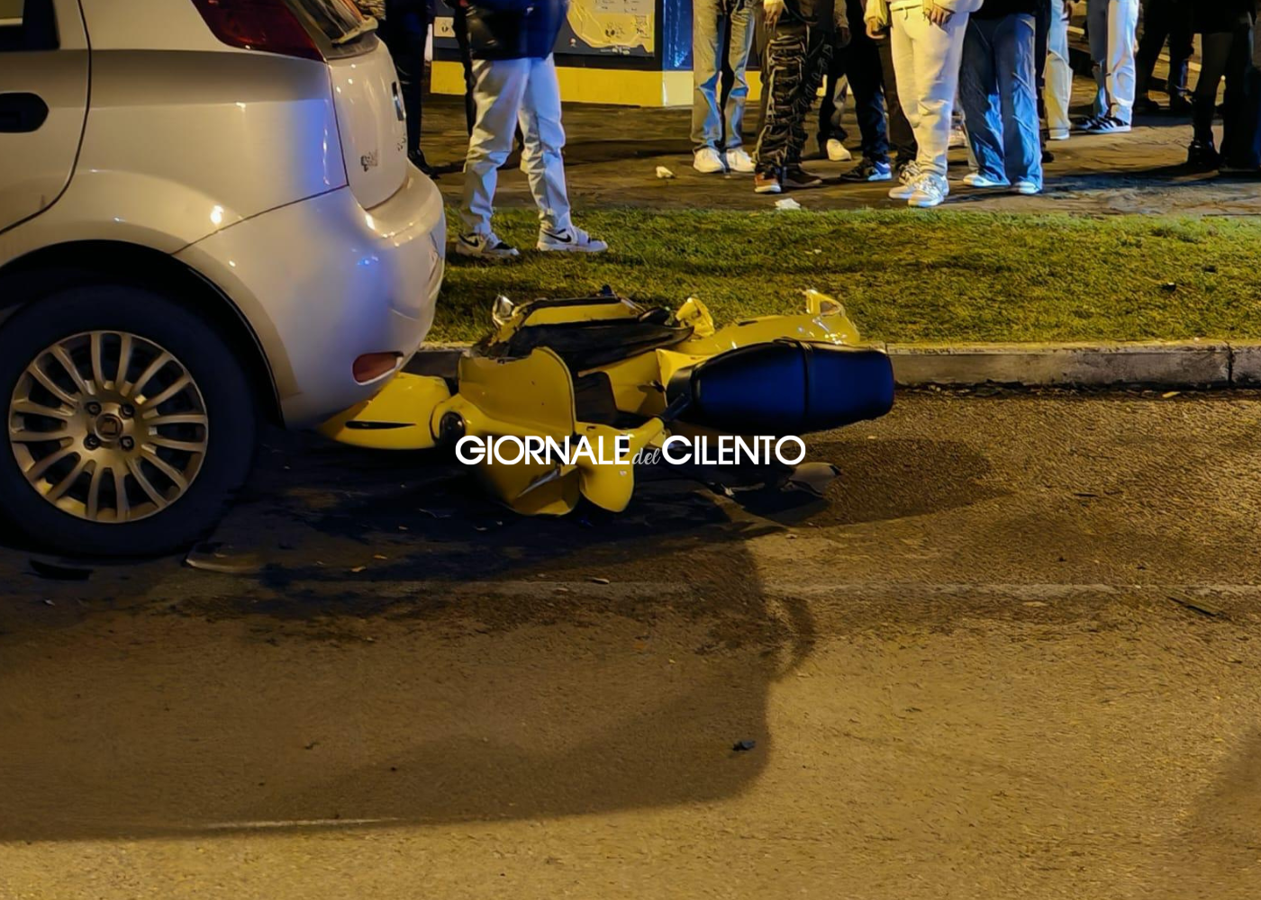 Agropoli, Vespa sbanda e finisce contro un’auto: ferito un 14enne