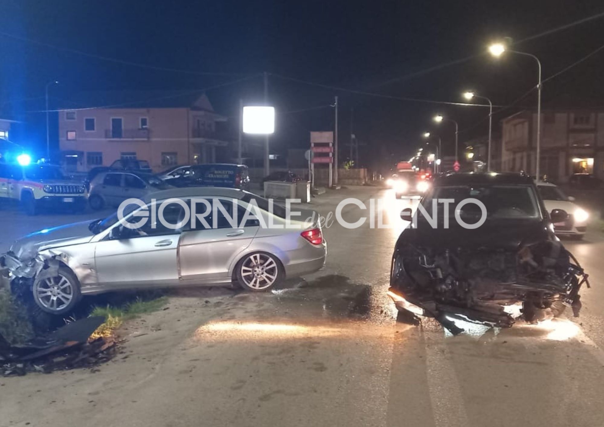 Schianto frontale a Sala Consilina: due feriti gravi, indagini in corso