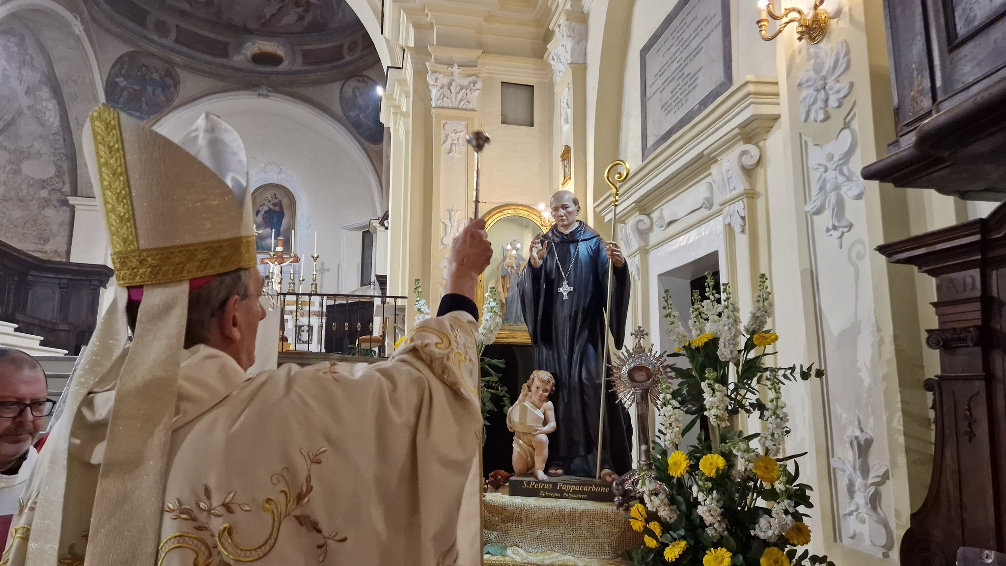 Policastro: il vescovo De Luca celebra la solennità di San Pietro Pappacarbone, patrono della Diocesi